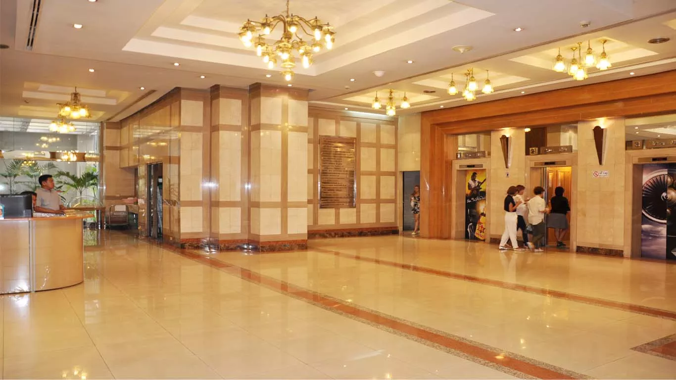 5  Office Space For Rent in Sukhumvit ,Bangkok BTS Asok - MRT Sukhumvit at Rajapark Building AA10326